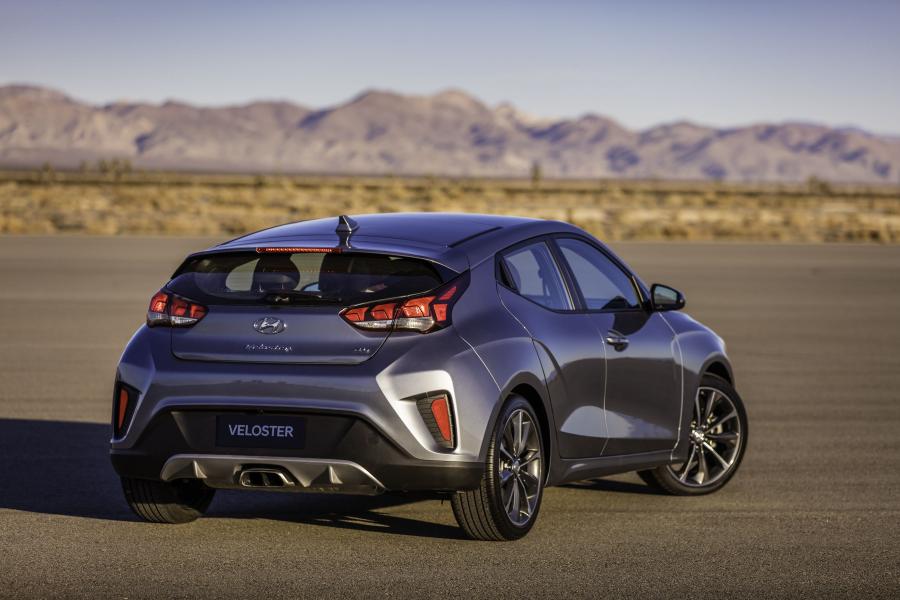  Hyundai Veloster 2018 года  (NA) (фото 11 из 37)